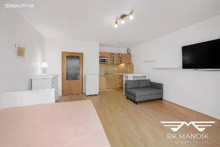 Pronájem bytu 1+kk 33 m² Truhlářova, Praha - Černý Most
