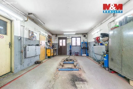 Prodej obchodního prostoru 240 m²