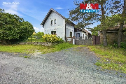 Prodej rodinného domu 180 m², pozemek 2581 m²