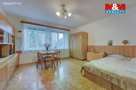 Prodej bytu 1+kk 30 m² Rokycanská, Plzeň - Lobzy