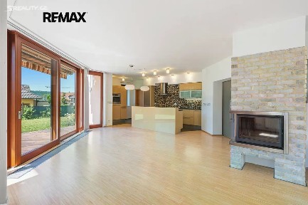 Prodej rodinného domu 241 m², pozemek 742 m² Průjezdná, Praha - Lipence