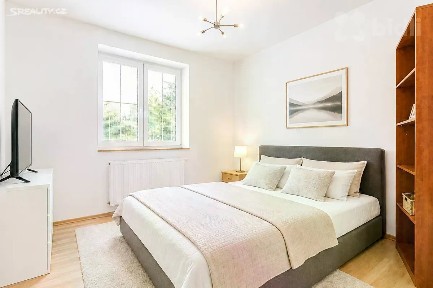 Prodej rodinného domu 220 m², pozemek 715 m² Pod Karlovarskou silnicí, Praha - Ruzyně