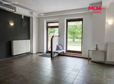 Pronájem obchodního prostoru 220 m² Pardubice