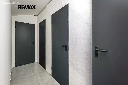 Pronájem skladového prostoru 3 m² Kamenická, Praha - Holešovice