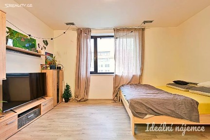 Pronájem bytu 1+kk 34 m² Gajdošova, Brno - Židenice