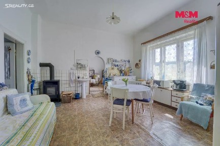 Prodej rodinného domu 203 m², pozemek 2654 m²