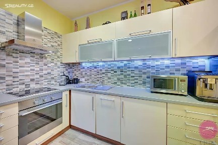 Prodej bytu 2+kk 85 m² Horní náměstí, Šternberk