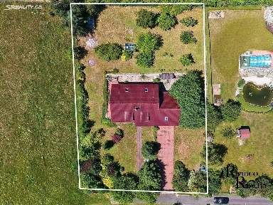 Prodej rodinného domu 240 m², pozemek 2434 m²
