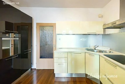 Pronájem bytu 2+kk 57 m² Pod Nouzovem, Praha - Kbely