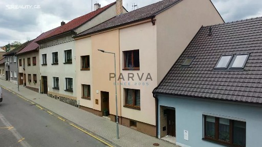 Poděbradova, Přeštice