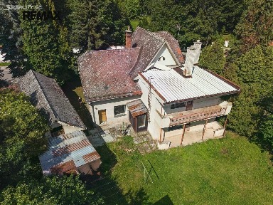 Prodej rodinného domu 231 m², pozemek 1714 m²