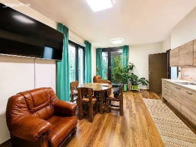 Pronájem bytu 2+kk 65 m² K Sídlišti, Praha - Nusle
