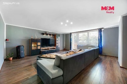 Prodej rodinného domu 300 m², pozemek 633 m²