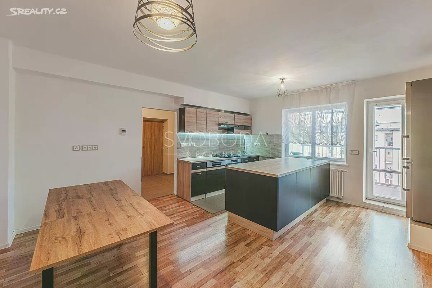 Pronájem bytu 3+1 109 m² Klumparova, Hradec Králové