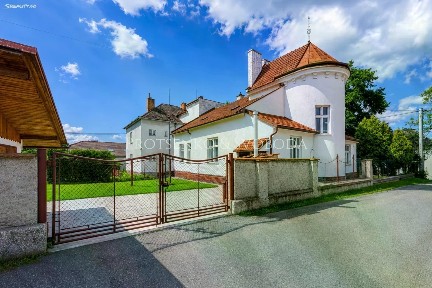 Prodej rodinného domu 219 m², pozemek 729 m²