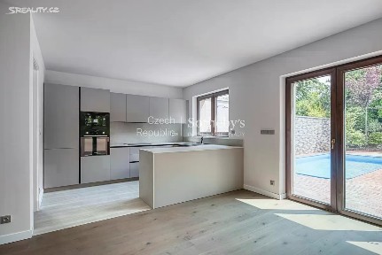 Pronájem rodinného domu 184 m², pozemek 432 m² Pod novou školou, Praha - Nebušice