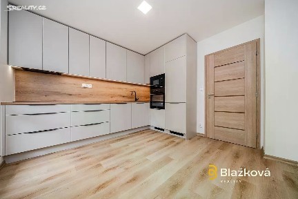 Prodej bytu 2+1 60 m² Francouzská, Ostrava - Poruba