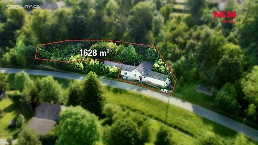 Prodej rodinného domu 330 m², pozemek 1628 m²