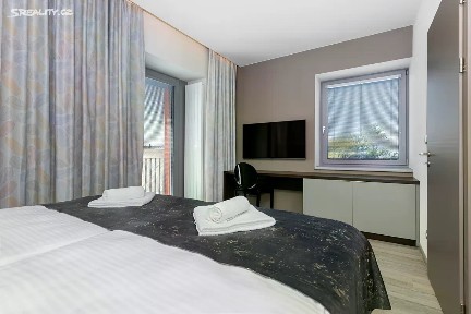 Pronájem bytu 1+kk 35 m² Na Brně, Hradec Králové - Nový Hradec Králové