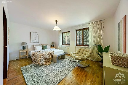 Prodej rodinného domu 385 m², pozemek 2173 m²