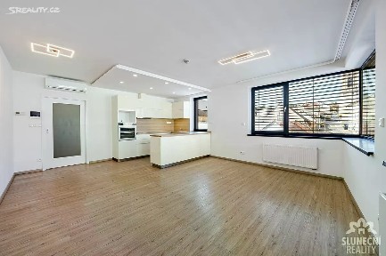 Pronájem bytu 3+kk 69 m²