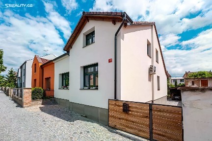Prodej rodinného domu 190 m², pozemek 469 m²