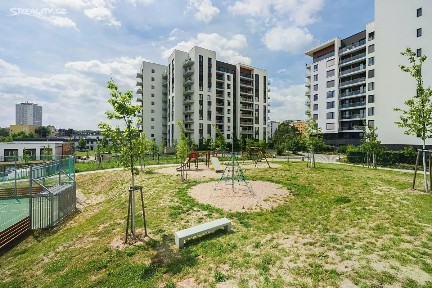 Prodej bytu 2+kk 65 m² V Třešňovce, Praha - Hrdlořezy