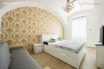 Pronájem bytu 2+kk 45 m² Prvního pluku, Praha - Karlín