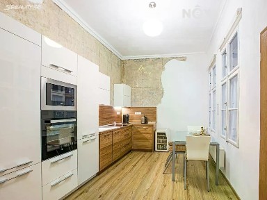 Pronájem bytu 2+1 100 m² nám. Míru, Jindřichův Hradec - Jindřichův Hradec I