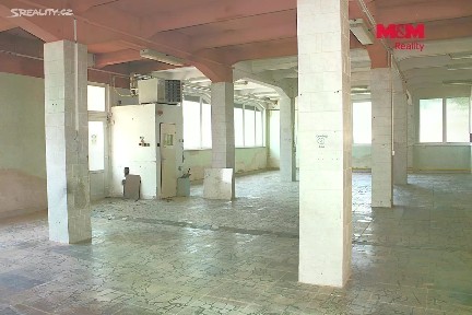 Pronájem výrobní haly, prostoru 330 m²