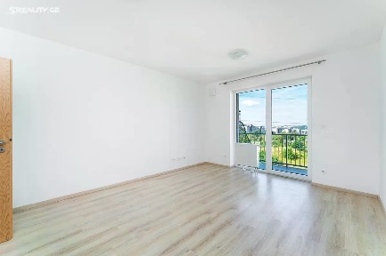 Prodej bytu 1+kk 27 m² Za černým mostem, Praha - Hloubětín