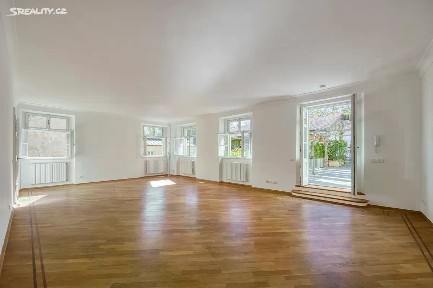 Pronájem bytu 4+kk 178 m² Vlašská, Praha