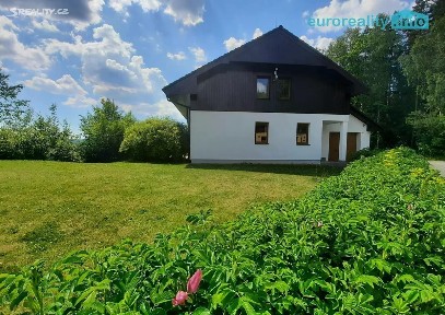 Prodej rodinného domu 180 m², pozemek 447 m²
