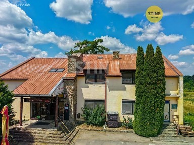 Prodej rodinného domu 360 m², pozemek 3443 m²