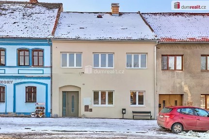 Kravaře, Česká Lípa, náměstí