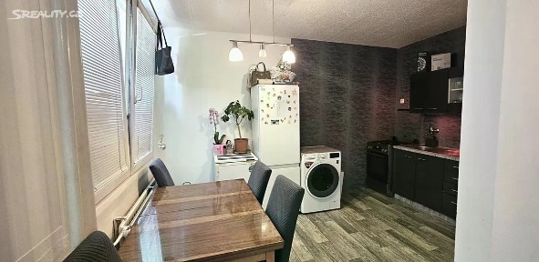 Prodej bytu 3+1 55 m² Růžová, Most