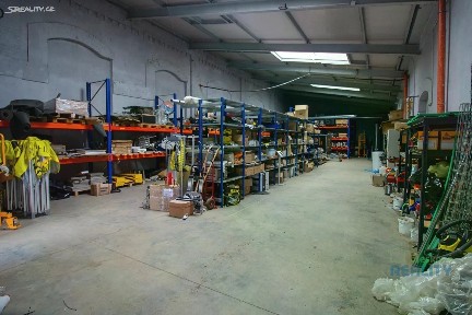 Pronájem výrobní haly, prostoru 298 m²