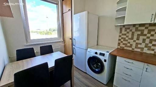 Pronájem bytu 2+1 44 m² Na Sídlišti, Lutín