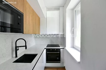 Pronájem bytu 3+kk 72 m² Pod Drinopolem, Praha - Břevnov