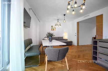 Pronájem bytu 2+kk 82 m² Sámova, Praha - Vršovice