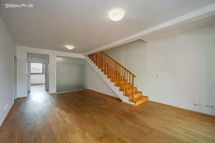 Pronájem bytu 4+1 147 m² Štefánikova, Praha - Smíchov