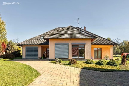 Prodej rodinného domu 460 m², pozemek 1200 m²