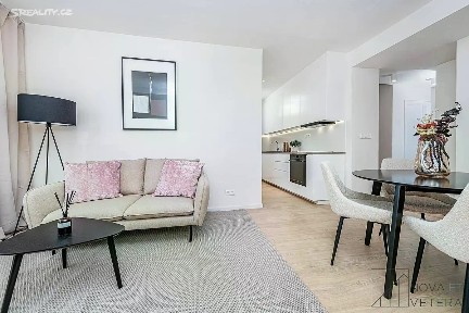 Prodej bytu 4+kk 74 m² Pod Lipami, Praha - Žižkov