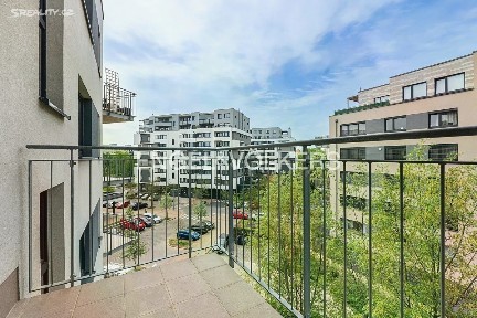 Makedonská, Praha - Střížkov