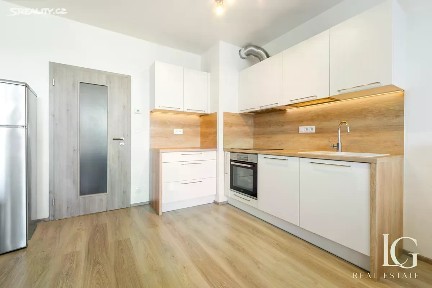 Prodej bytu 1+kk 30 m² Hlučkova, Praha - Letňany