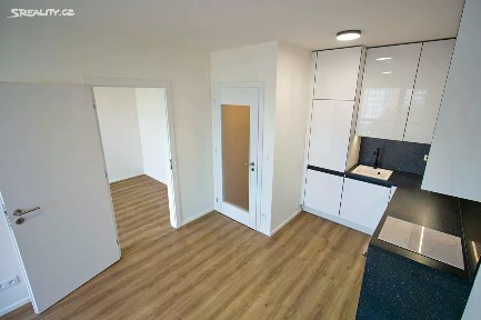 Prodej bytu 2+kk 42 m² Arnošta Valenty, Praha - Černý Most