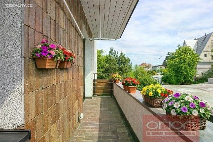 Prodej bytu 3+1 84 m² Na Cihlářce, Praha - Smíchov