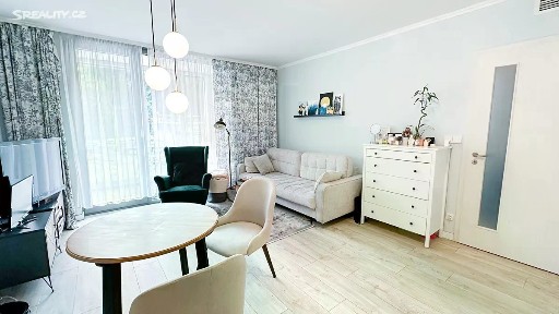 Prodej bytu 2+kk 56 m² Hlaváčkova, Praha - Košíře