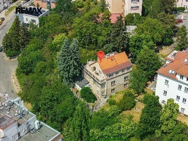 Prodej podílu 2/9 rodinného domu 200 m², pozemek 1063 m² Na Klaudiánce, Praha - Podolí
