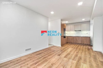 Pronájem bytu 2+kk 41 m² Průběžná, Ostrava - Poruba